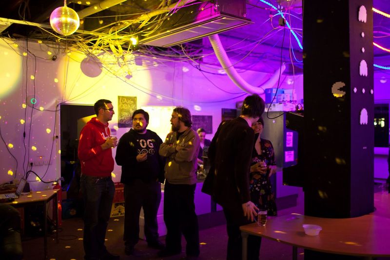 File:EOSParty12 2478.jpg