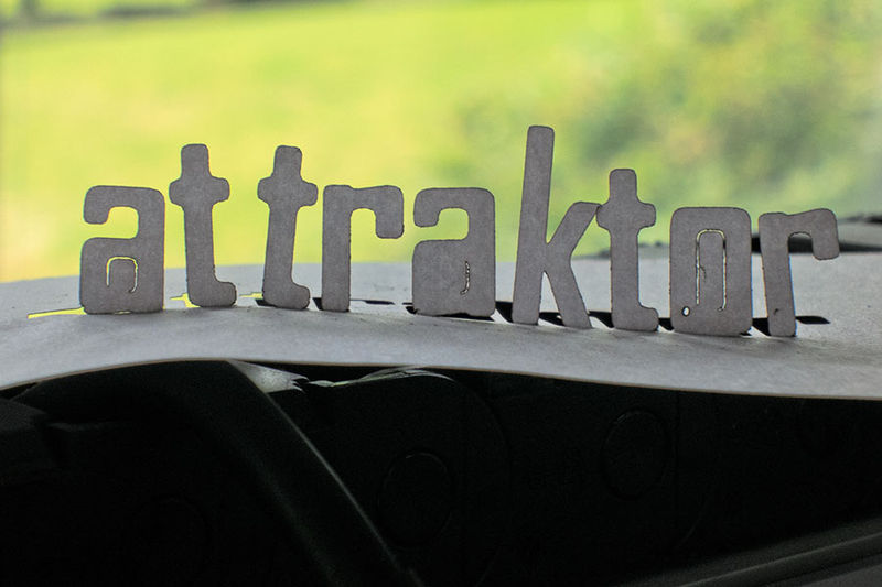 File:Attraktor-papier-lasercut.jpg