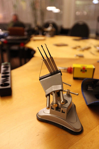 File:LockPickingWorkshop-20121205 2237.jpg