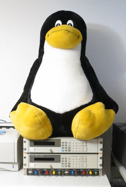 File:Rackblende-Agilent 6632B-ChristophK-IMG 2918-1600.JPG