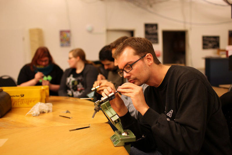 File:LockPickingWorkshop-20121205 2192.jpg