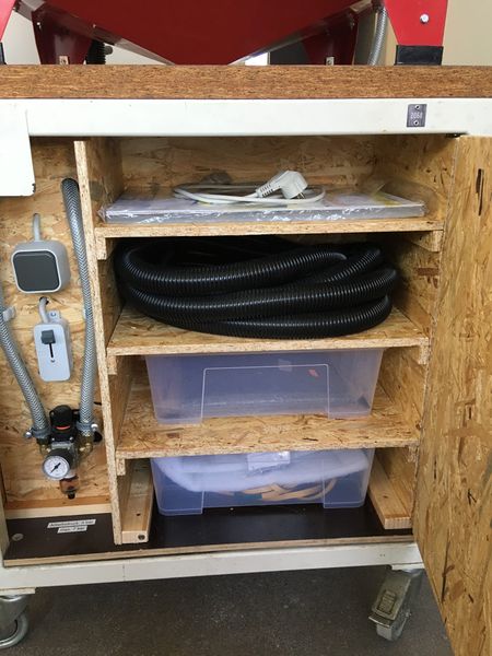 File:Strahlkabine regal.jpeg