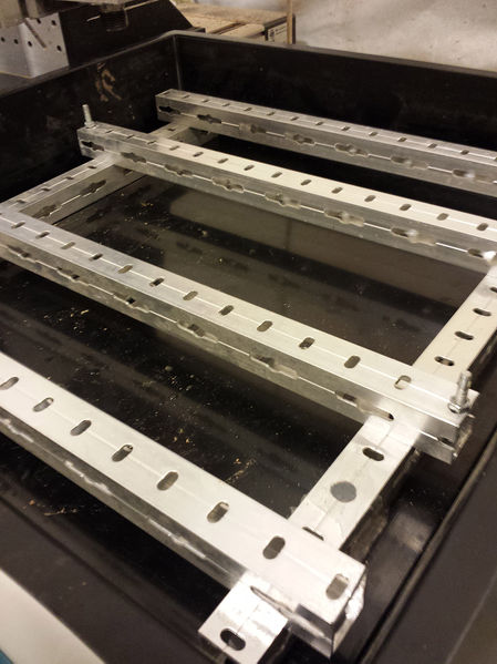 File:Wasserbecken trocken.jpg