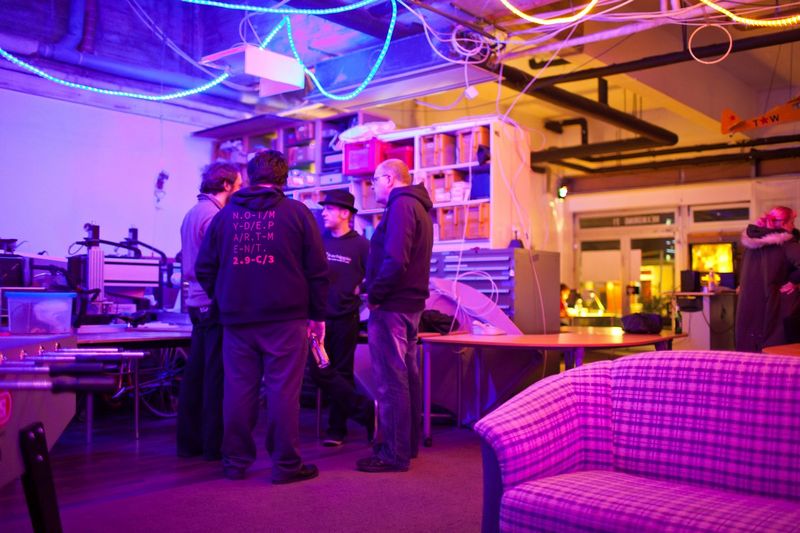 File:EOSParty12 2472.jpg