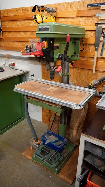 File:Staenderbohrmaschine 0001.jpeg
