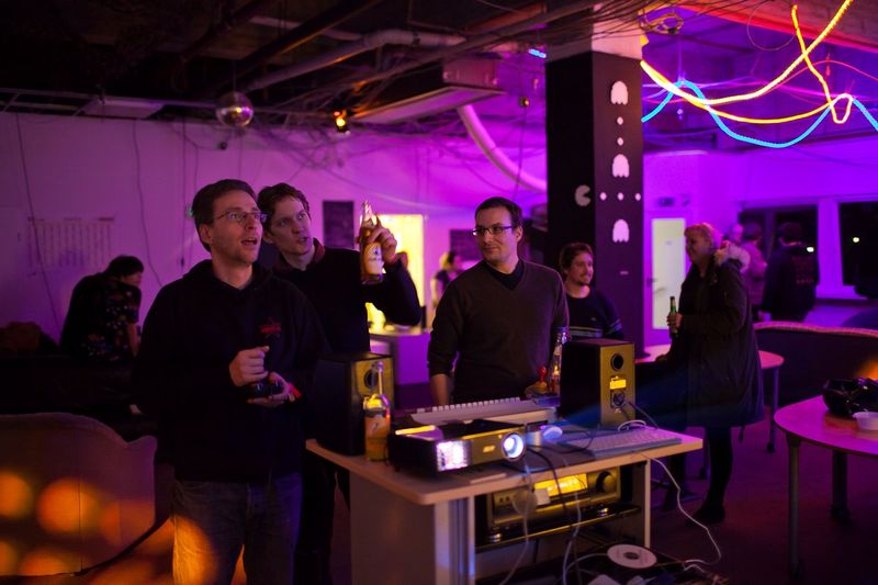 File:EOSParty12 2467.jpg