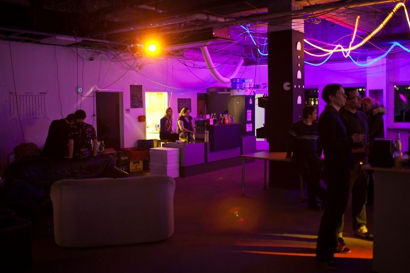 File:EOSParty12 2465.jpg