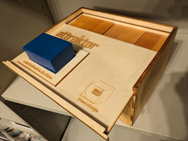 File:ProjectPic der-blaue-will-in-die-kiste.jpg