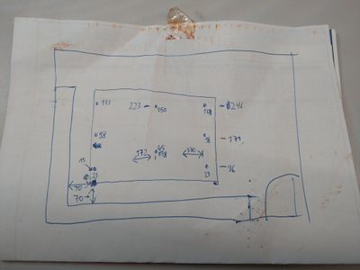 Erste, flott hingemalte Skizze. Ausgearbeitetes Konzept inklusive ausführlicher technischer Zeichnung als Ergebnis der Planungsphase.